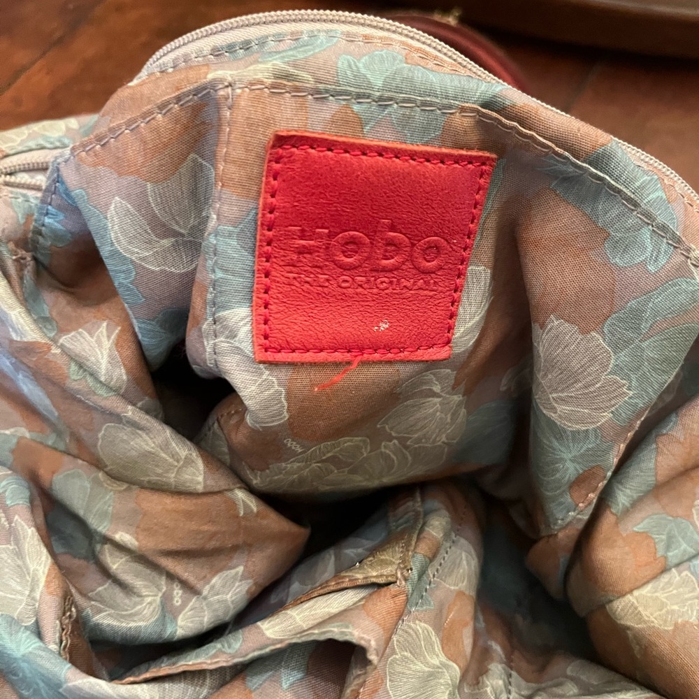 Hobo Sheila Leather Crossbody Bag